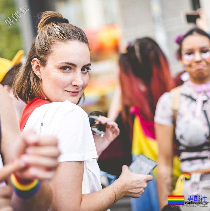 瑞士第一大城市庆祝骄傲节-51虹马