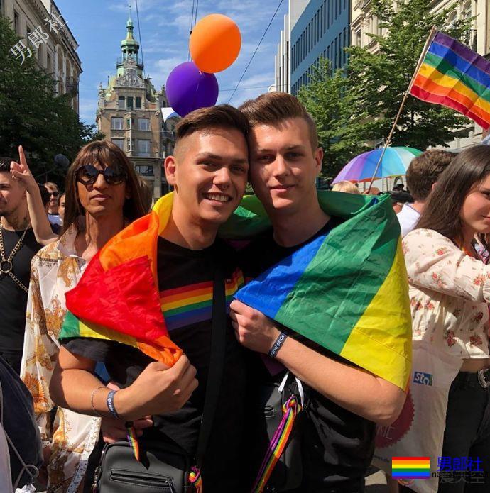 瑞士第一大城市庆祝骄傲节 - 51虹马
