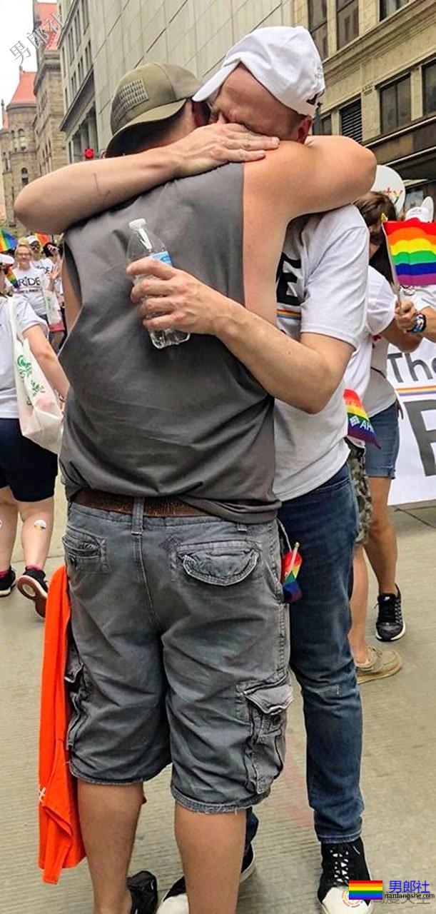 骄傲活动中的“暖爸” - 51虹马