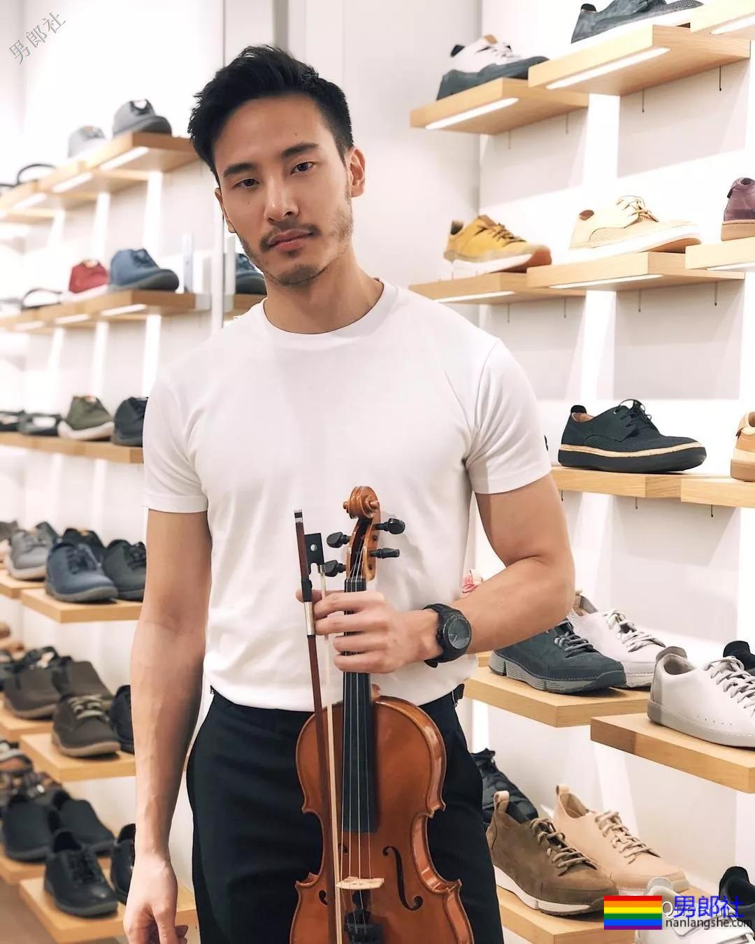 身材好，会玩琴，请立刻让我做你的琴弦！ - 51虹马