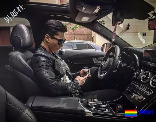 肌肉男直播吃健身餐，网友们却直呼前程看肉！ - 51虹马