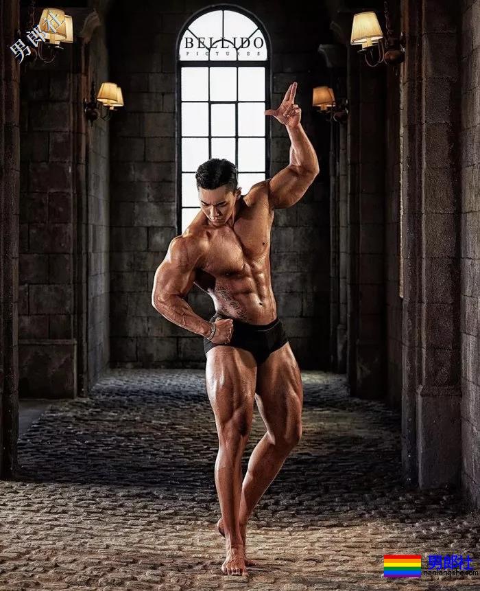 肌肉男直播吃健身餐,网友们却直呼前程看肉! - 51虹马 肌肉男直播吃健身餐,网友们却直呼前程看肉! - 51虹马