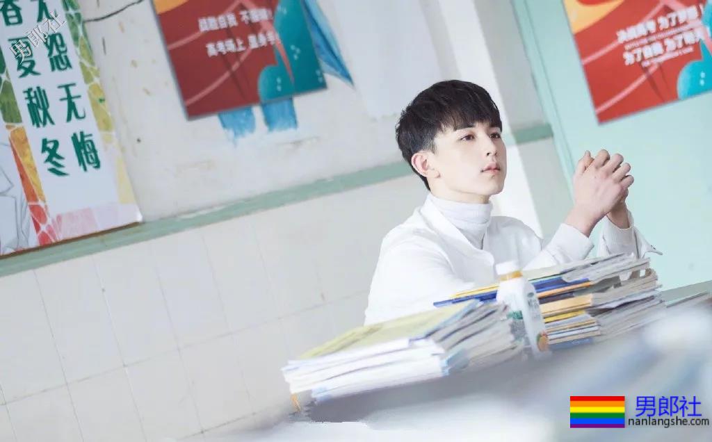 与于朦胧吻戏燃爆网络!嫩得能掐出水的奶帅少年,帅到我了! - 51虹马 与于朦胧吻戏燃爆网络!嫩得能掐出水的奶帅少年,帅到我了! - 51虹马