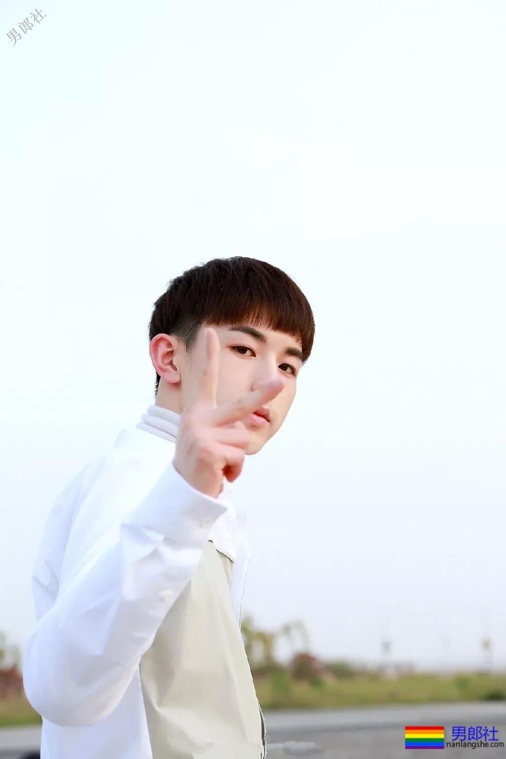 与于朦胧吻戏燃爆网络!嫩得能掐出水的奶帅少年,帅到我了! - 51虹马 与于朦胧吻戏燃爆网络!嫩得能掐出水的奶帅少年,帅到我了! - 51虹马