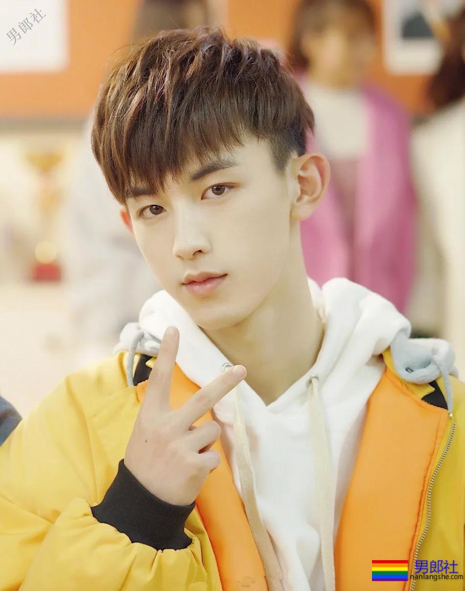 与于朦胧吻戏燃爆网络!嫩得能掐出水的奶帅少年,帅到我了! - 51虹马 与于朦胧吻戏燃爆网络!嫩得能掐出水的奶帅少年,帅到我了! - 51虹马