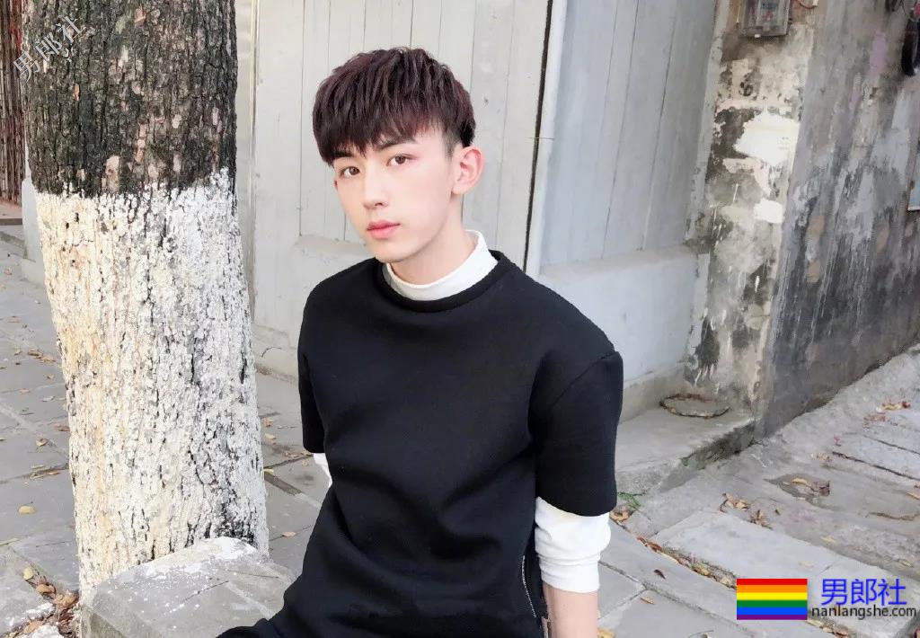 与于朦胧吻戏燃爆网络！嫩得能掐出水的奶帅少年，帅到我了！ - 51虹马