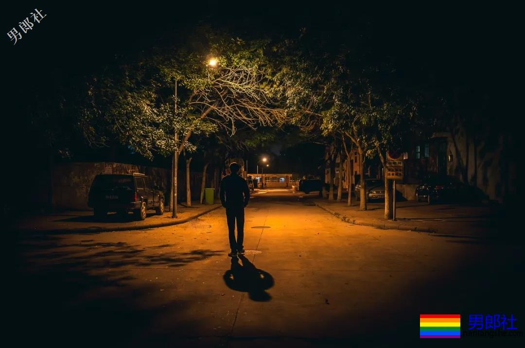 48岁农民工痛丧命根:你见过的男厕鸟洞,99%有毒! - 51虹马 48岁农民工痛丧命根:你见过的男厕鸟洞,99%有毒! - 51虹马