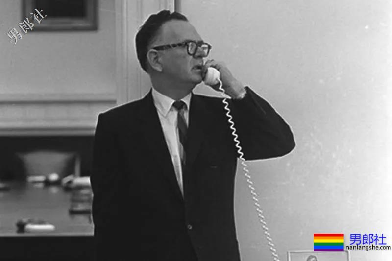 48岁农民工痛丧命根:你见过的男厕鸟洞,99%有毒! - 51虹马 48岁农民工痛丧命根:你见过的男厕鸟洞,99%有毒! - 51虹马