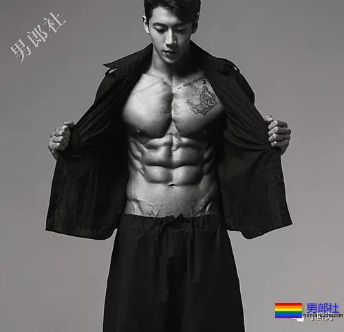 百男大秀又开始，肌肉男全部内裤出镜，画面太刺激了！ - 51虹马