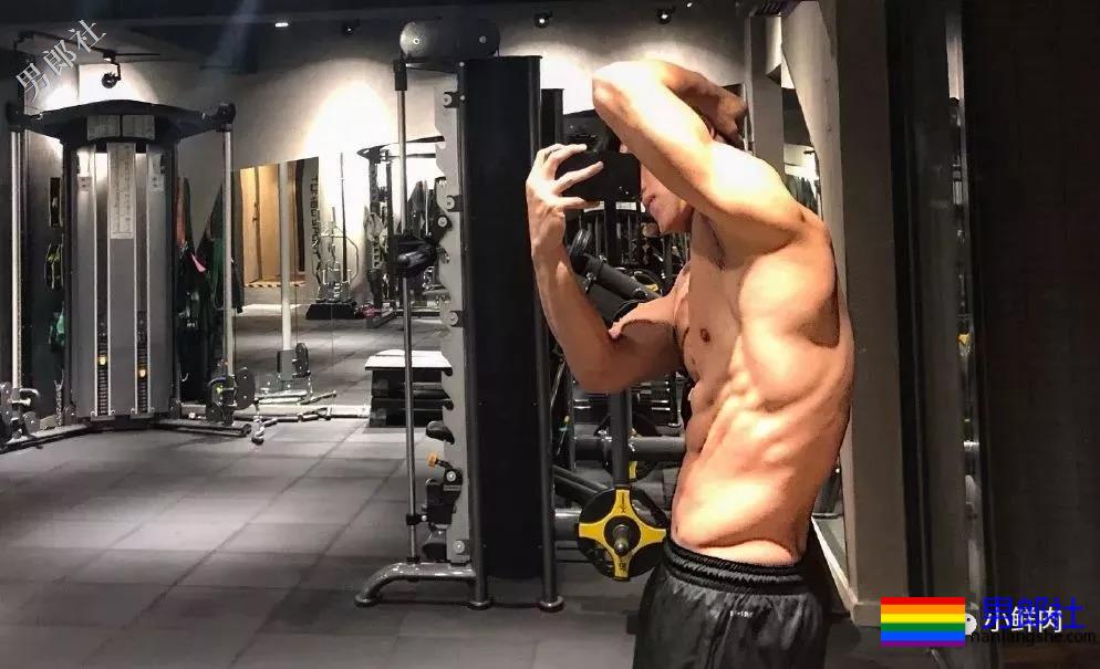 百男大秀又开始，肌肉男全部内裤出镜，画面太刺激了！ - 51虹马