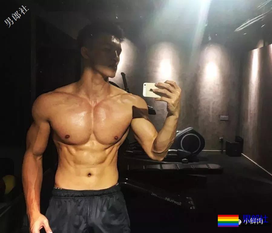 百男大秀又开始，肌肉男全部内裤出镜，画面太刺激了！ - 51虹马