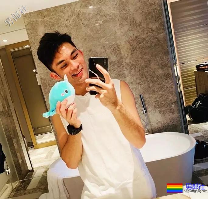 百男大秀又开始，肌肉男全部内裤出镜，画面太刺激了！ - 51虹马