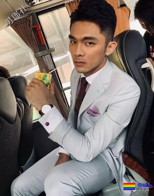 百男大秀又开始，肌肉男全部内裤出镜，画面太刺激了！ - 51虹马