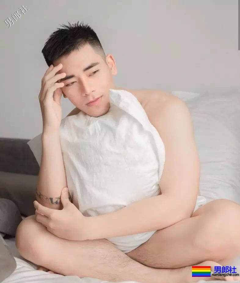 这位男模的X视频你肯定看过 - 51虹马