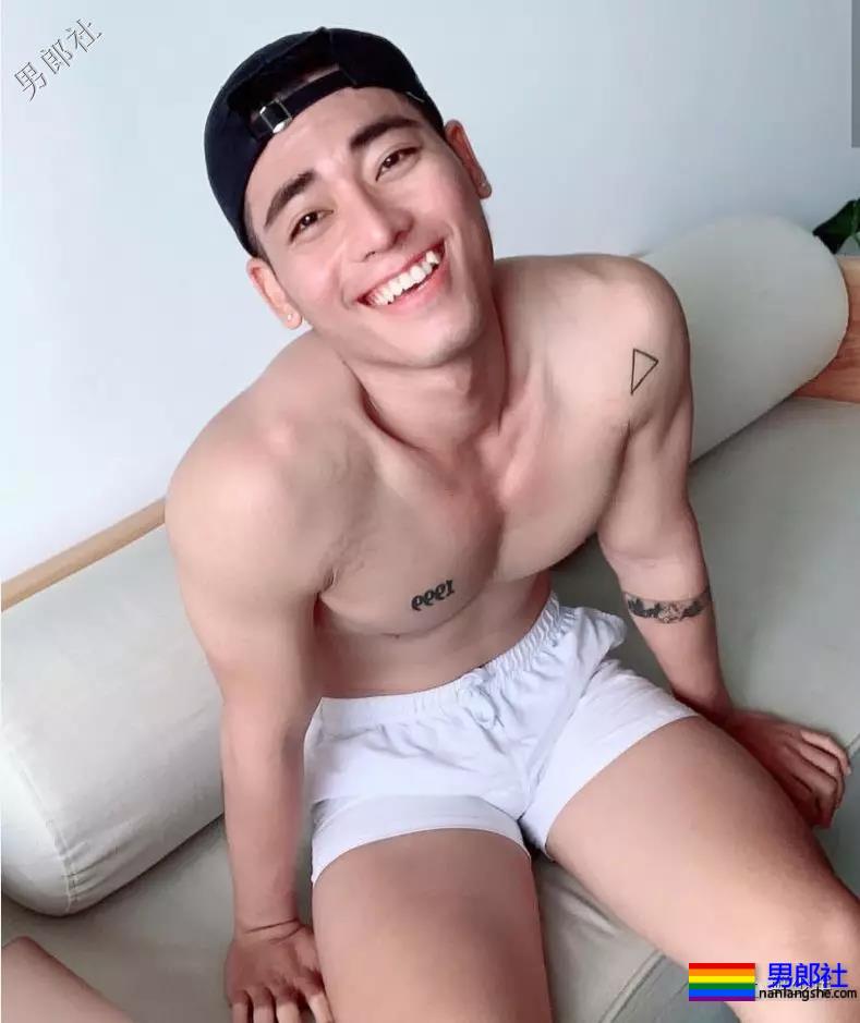 这位男模的X视频你肯定看过 - 51虹马