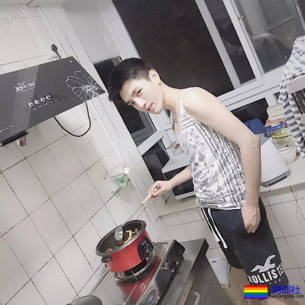 《强风吹拂》CP写真强行卖腐！除了邢昭林和P鹅，这个鲜嫩少年也很好看！ - 51虹马