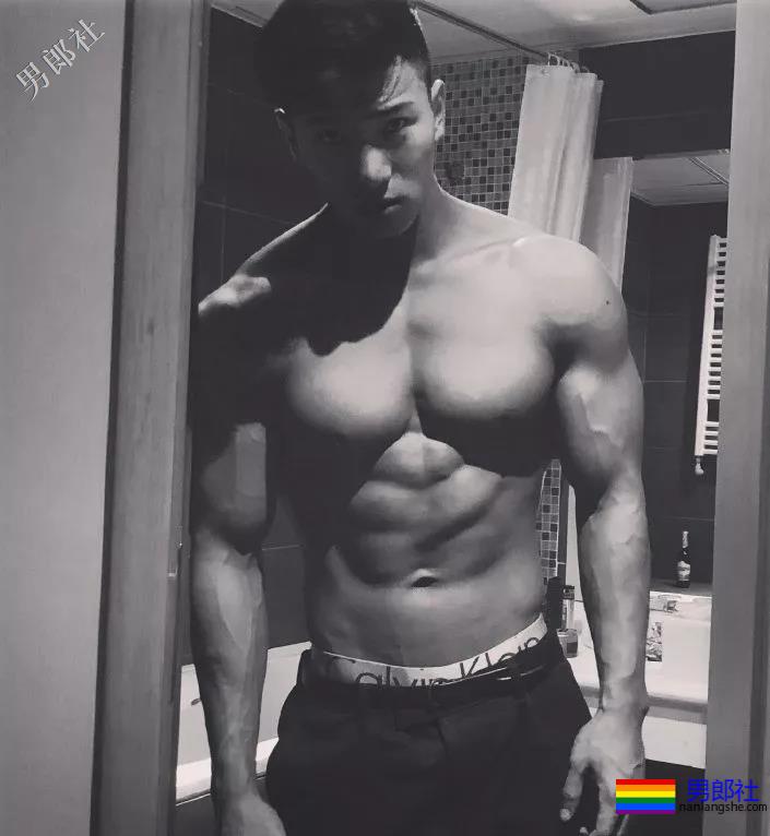 被刘姥姥相中的大胸肌体育生！ - 51虹马