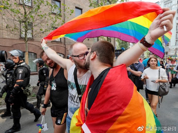 乌克兰LGBT骄傲游行-51虹马