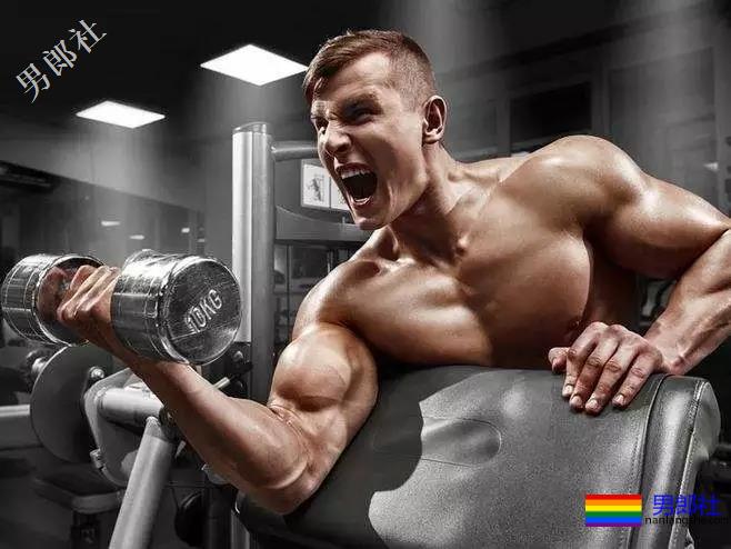 肌肉男停止健身训练，每天只跑步，半年后身材竟变成这样.... - 51虹马