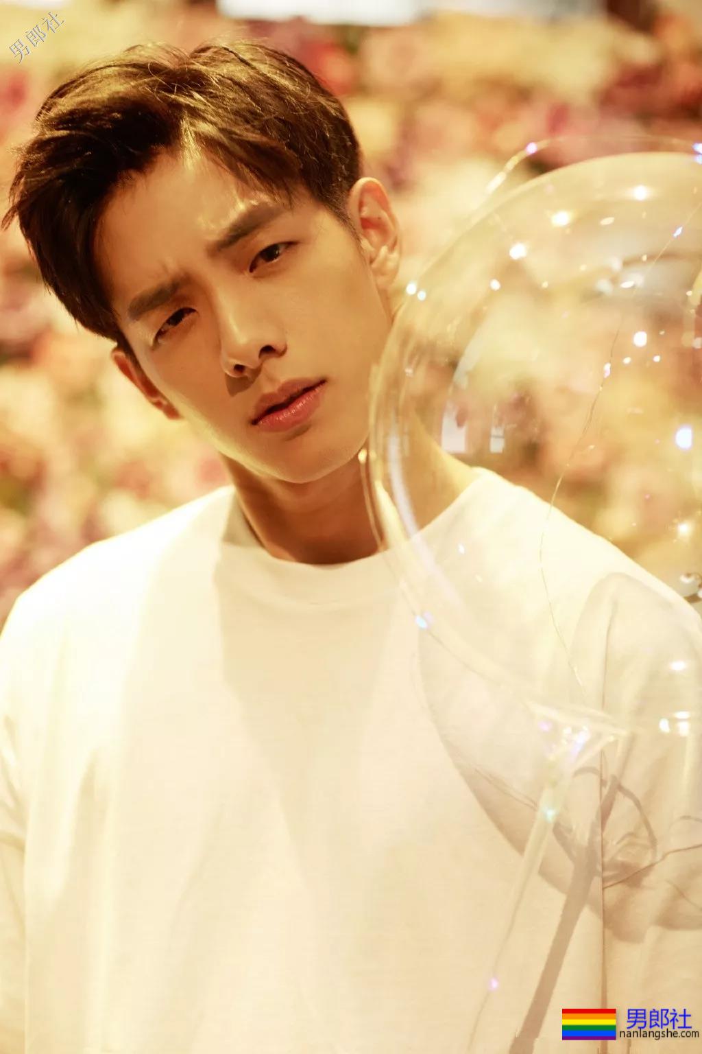 188篮球小鲜肉被发掘，新剧大秀奶白肌肉好身材，真A了！ - 51虹马