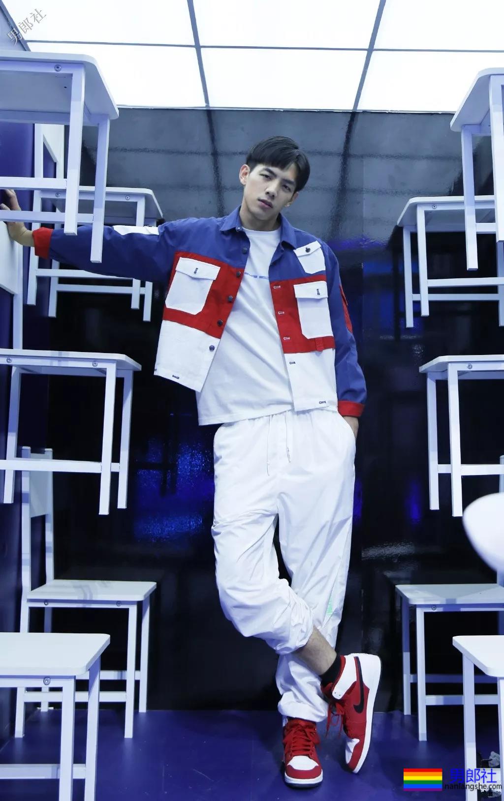 188篮球小鲜肉被发掘，新剧大秀奶白肌肉好身材，真A了！ - 51虹马