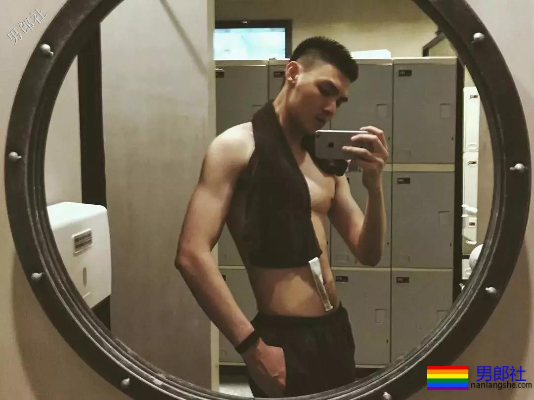 “特长”短裤寸头小奶狗，99%的人都爱他的白袜翘臀大长腿~ - 51虹马