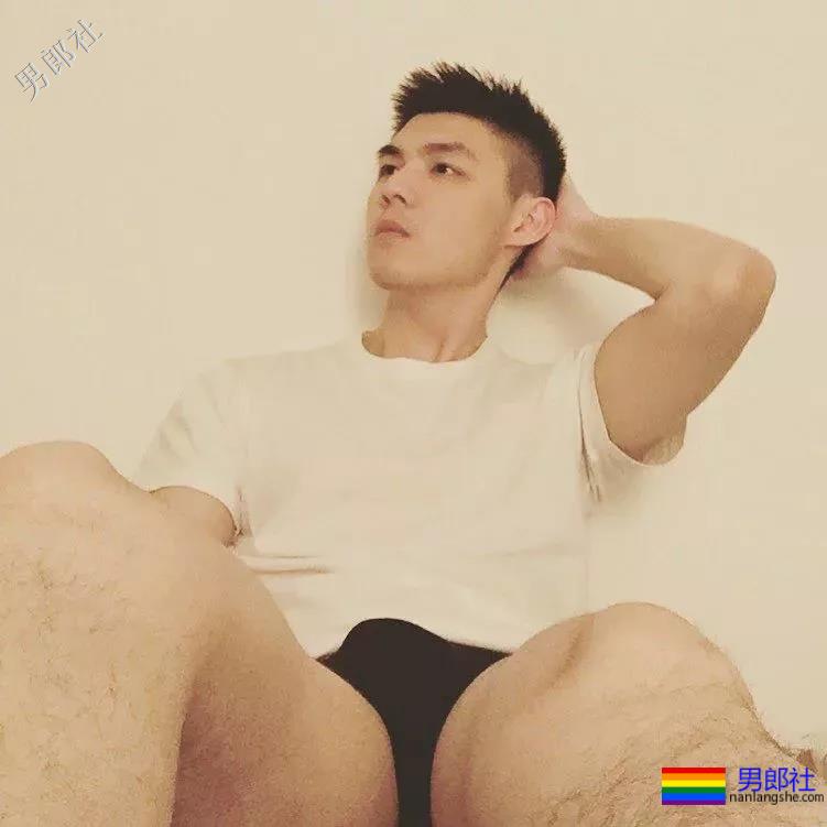 “特长”短裤寸头小奶狗，99%的人都爱他的白袜翘臀大长腿~ - 51虹马