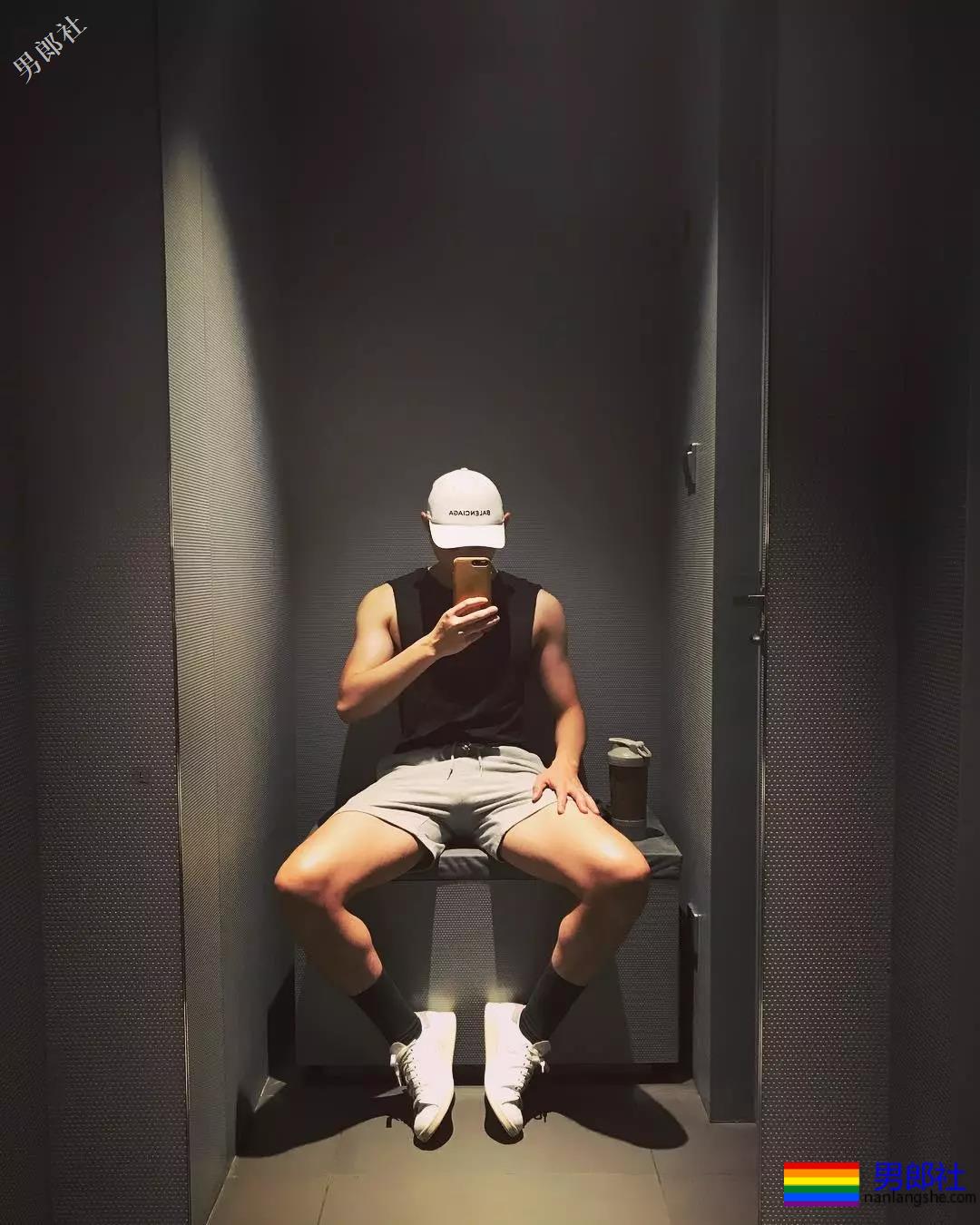 “特长”短裤寸头小奶狗，99%的人都爱他的白袜翘臀大长腿~ - 51虹马