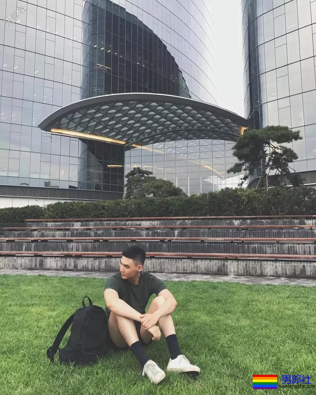 “特长”短裤寸头小奶狗，99%的人都爱他的白袜翘臀大长腿~ - 51虹马