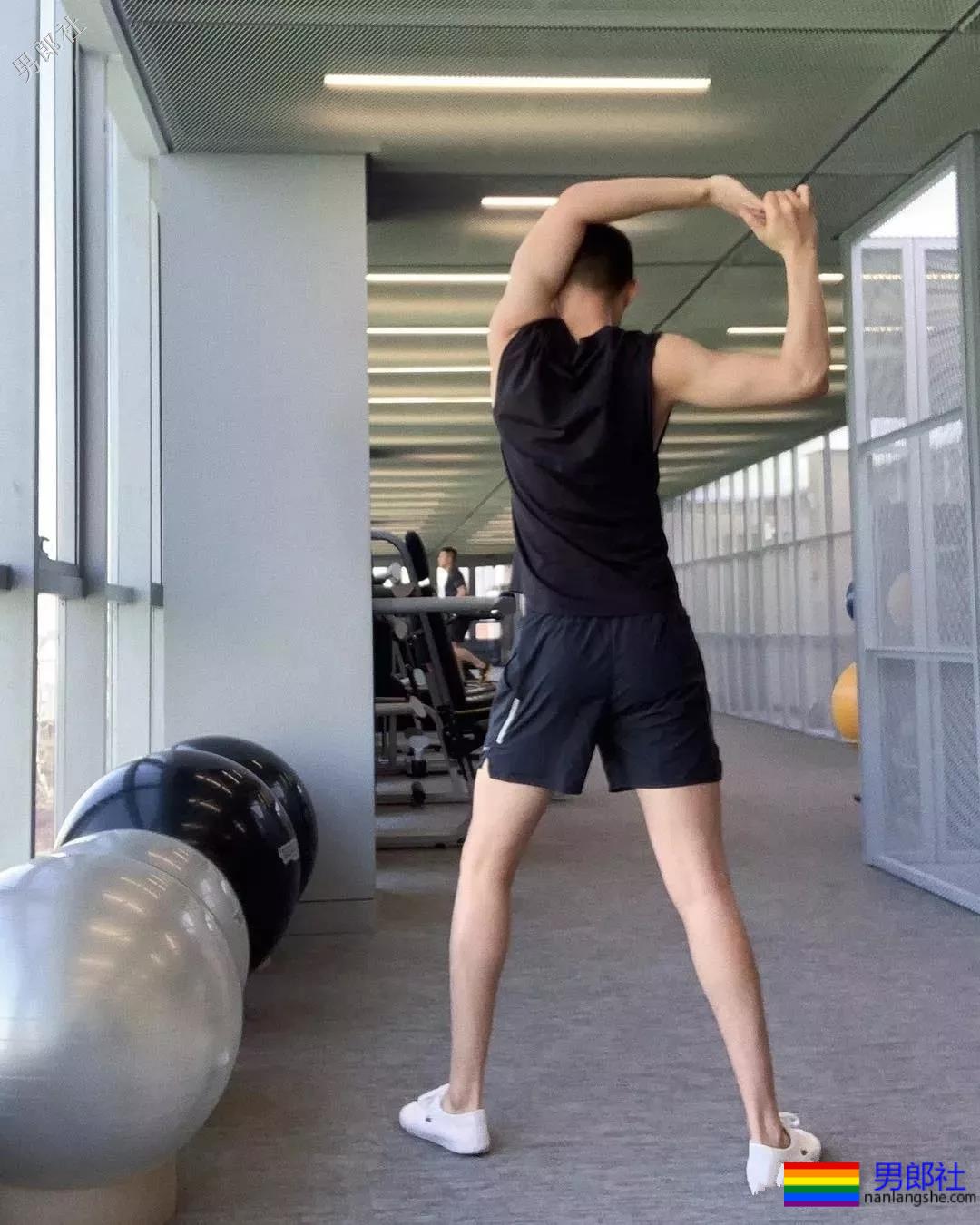 “特长”短裤寸头小奶狗，99%的人都爱他的白袜翘臀大长腿~ - 51虹马