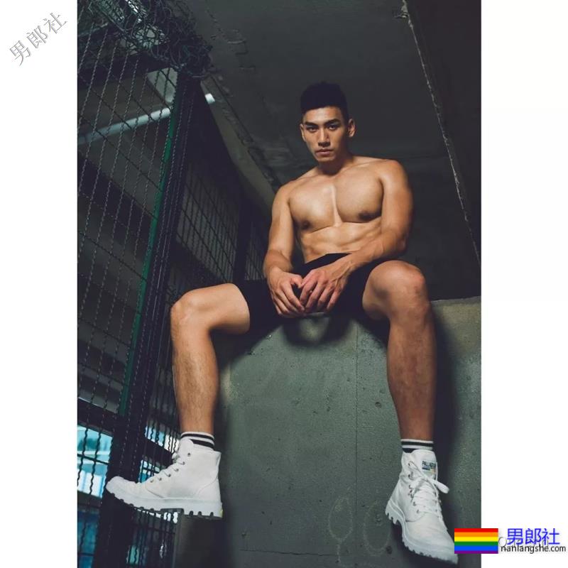 大眼熟男发布写真，老公名单再添一人！-51虹马