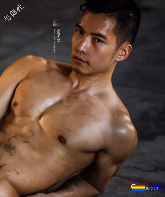 大眼熟男发布写真，老公名单再添一人！ - 51虹马