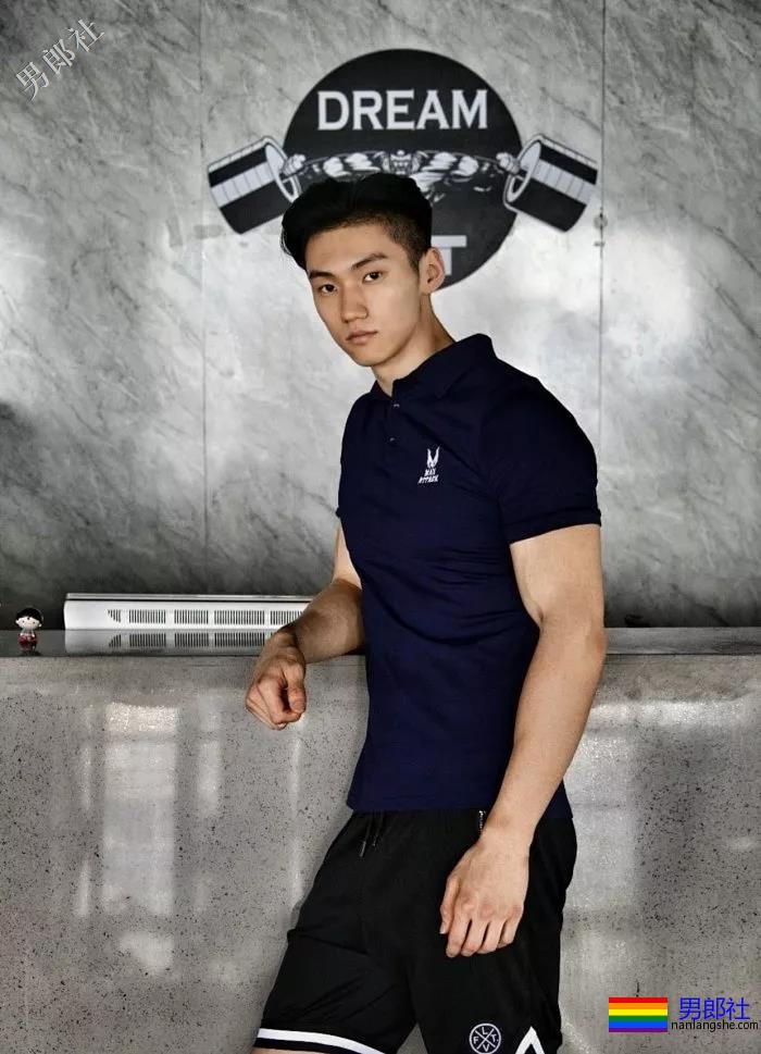 一个肌肉小伙的转变,太帅了！ - 51虹马