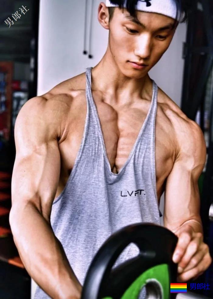 一个肌肉小伙的转变,太帅了！ - 51虹马