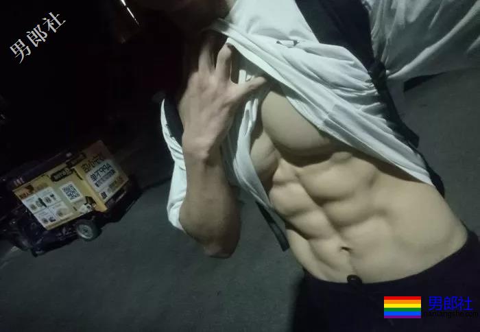 一个肌肉小伙的转变,太帅了！ - 51虹马