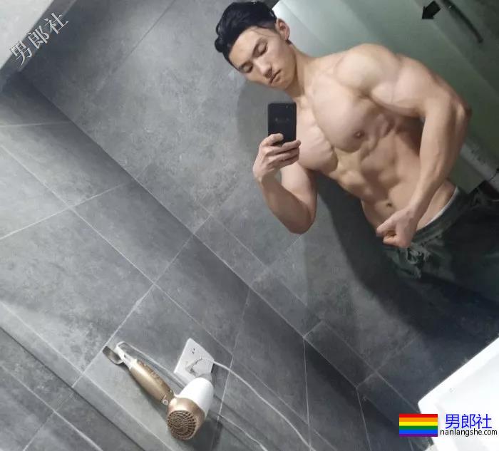 一个肌肉小伙的转变,太帅了！ - 51虹马