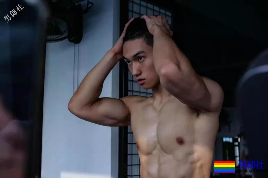 一个肌肉小伙的转变,太帅了！ - 51虹马