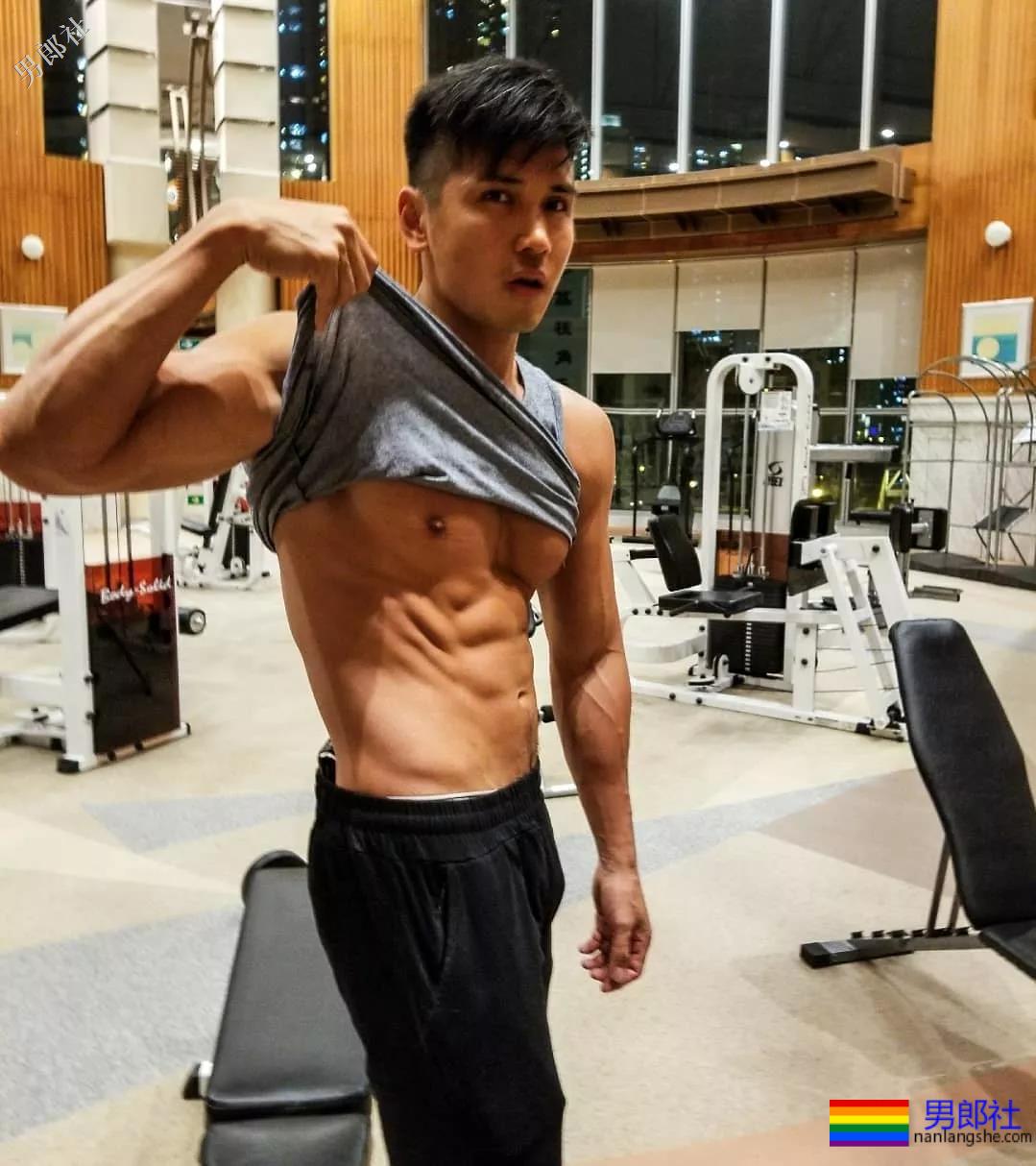 47寸大胸消防员又爆黑料!网友:长腿腹肌公狗腰更好看! - 51虹马 47寸大胸消防员又爆黑料!网友:长腿腹肌公狗腰更好看! - 51虹马