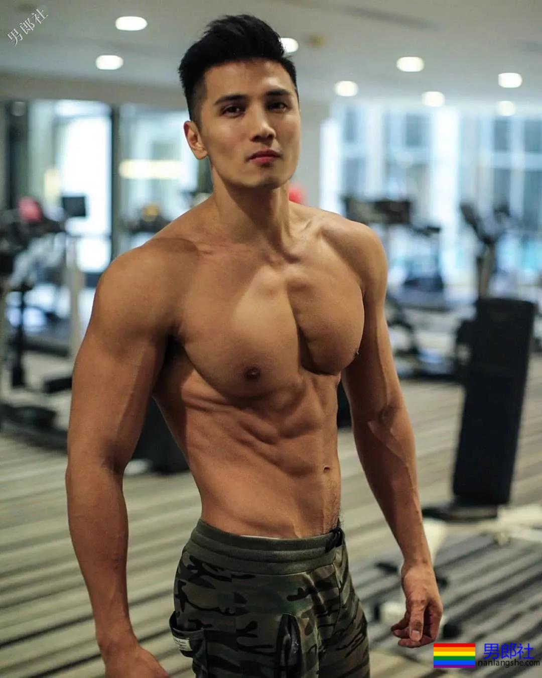 47寸大胸消防员又爆黑料!网友:长腿腹肌公狗腰更好看! - 51虹马 47寸大胸消防员又爆黑料!网友:长腿腹肌公狗腰更好看! - 51虹马