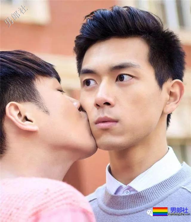 张若昀结婚了，曾亲吻李现的他穿女装妩媚至极 - 51虹马