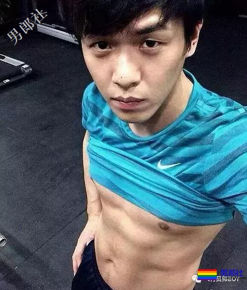 张若昀结婚了，曾亲吻李现的他穿女装妩媚至极 - 51虹马