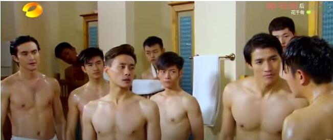 浴室一不小心掉肥皂引发一群肌肉男赤膊动手-51虹马