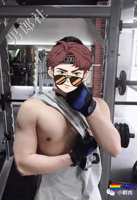 肌肉男都流行侧乳装了，看得我忍不住摸了屏幕！ - 51虹马
