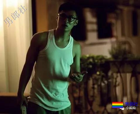 肌肉男都流行侧乳装了，看得我忍不住摸了屏幕！ - 51虹马