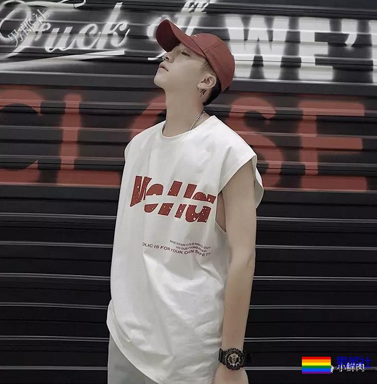 肌肉男都流行侧乳装了，看得我忍不住摸了屏幕！ - 51虹马