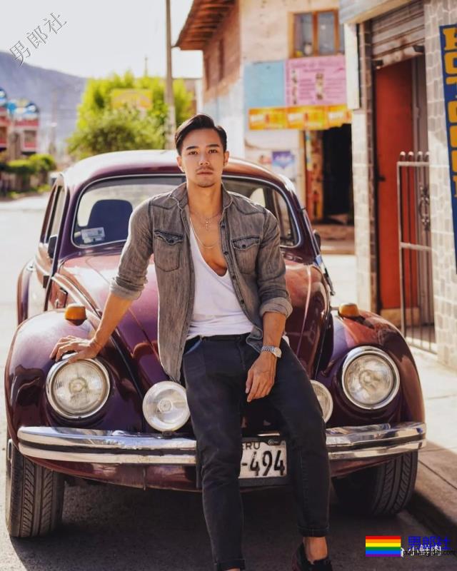 肌肉男都流行侧乳装了，看得我忍不住摸了屏幕！ - 51虹马