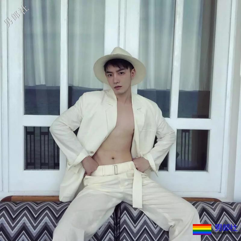 超men帅气高颜值男医生，小奶狗兼小狼狗气质！ - 51虹马