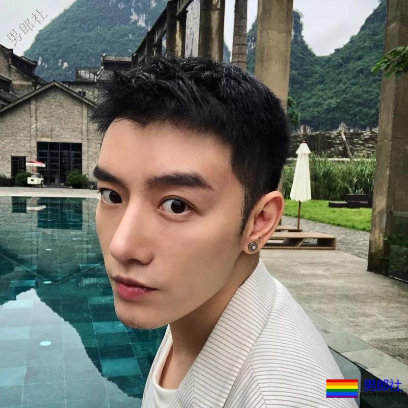 超men帅气高颜值男医生，小奶狗兼小狼狗气质！ - 51虹马