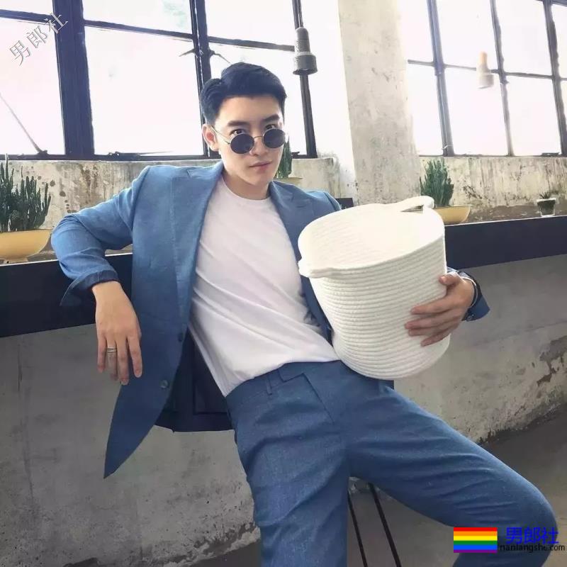 超men帅气高颜值男医生，小奶狗兼小狼狗气质！ - 51虹马