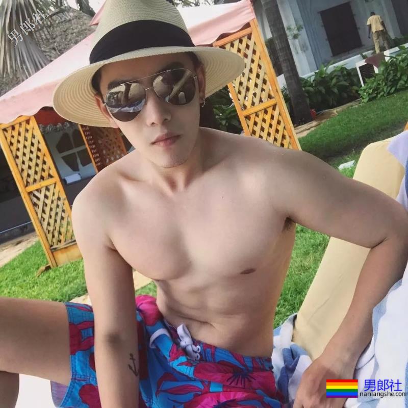 超men帅气高颜值男医生，小奶狗兼小狼狗气质！ - 51虹马